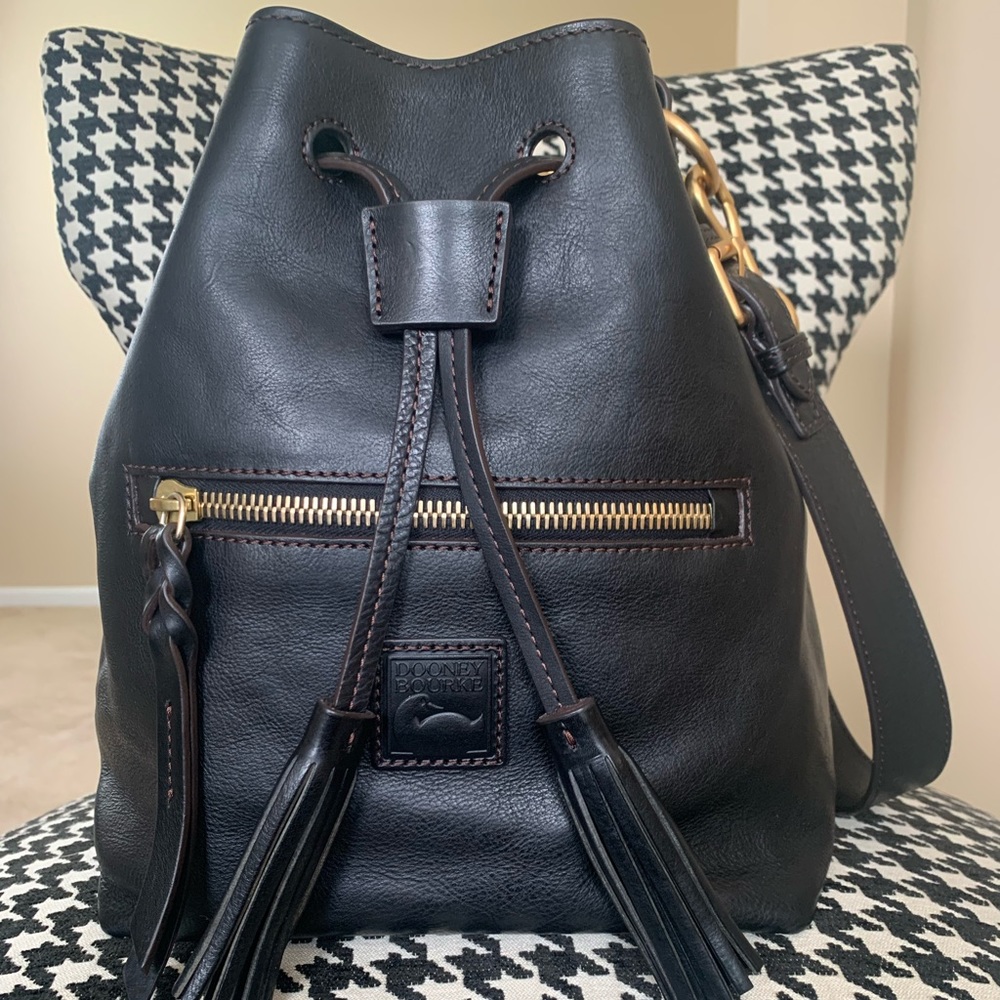EUC Dooney and Bourke Florentine Small Logan Drawstring